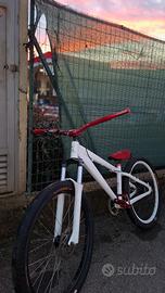 Kona Stuff Wheelie Custom TRATTABILE