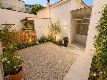 Casa indipendente di 130 m² con più di 5 locali a 