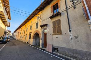 CASA SEMINDIPENDENTE A MAGNANO