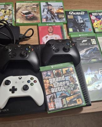 Xboxe One 500 GB con 2 controller e giochi