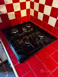 Piano cottura De Longhi da incasso nero - 4 fuochi