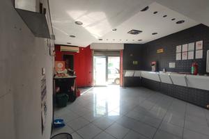 Locale 50 mq. pressi Michelangelo/V.le Regione