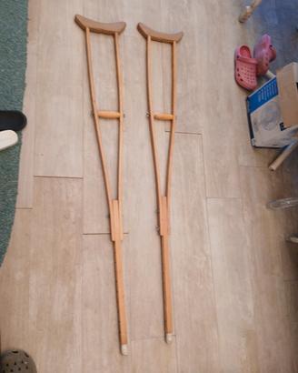 Stampelle in legno  altezza regolabile 