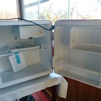 Frigo piccolo vintage rosso