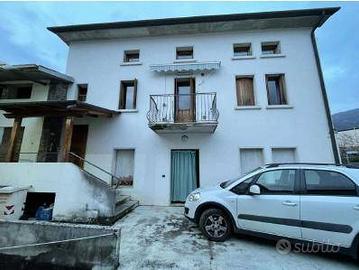 Immobile in asta di 642 m² con più di 5 locali a S