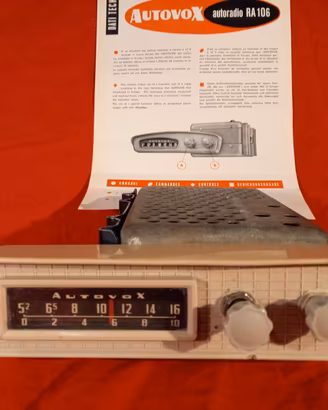 Autoradio per auto storiche AUTOVOX RA 106 del1960