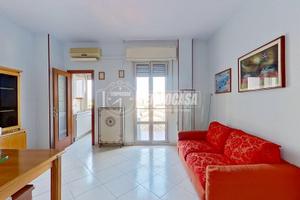 TRILOCALE CON AMPIO BALCONE E BOX
