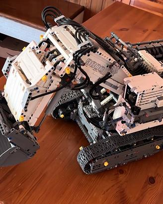 Lego Technic 42100 - Liebherr R 9800 Escavatore