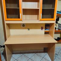 scrivania con libreria 