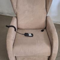 Poltrona elettrica con due motori schiena/piedi