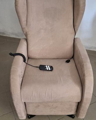 Poltrona elettrica con due motori schiena/piedi