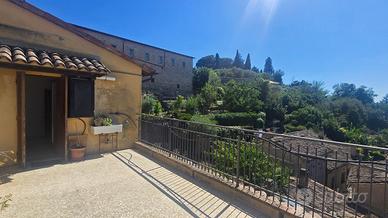Pentalocale a Todi