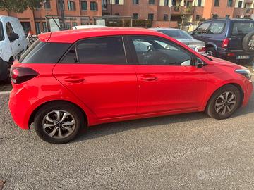 Hiundai i20 tagliandata e batteria nuova
