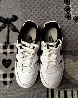 Scarpe dunk low nike bianche e nere n. 36.5
