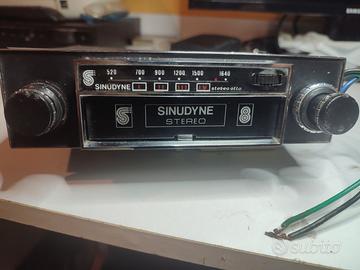 Autoradio vintage con stereo 8 anni 70