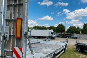 Rimorchio carrellone trasporto cose escavatori