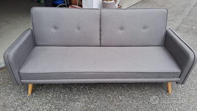 Divano letto comprato 4 mesi fa.