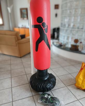 Sacco boxe gonfiabile con guantoni