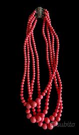Collana di corallo a quatro fili