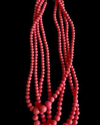 Collana di corallo a quatro fili