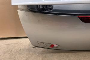 BAULE POSTERIORE TT S CON ALETTONE tts ttrs rs