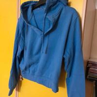 felpa azzura con cappuccio