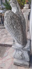 Aquila con piedistallo  in gesso