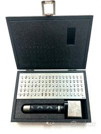 Scatola 90 punzoni alfanumerici 4mm