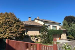 ELEGANTE RESIDENZA CON PARCO PRIVATO