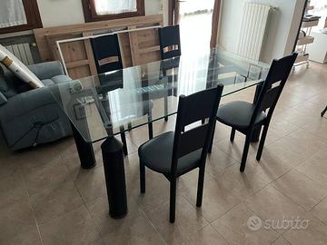 Tavolo cristallo e sedie