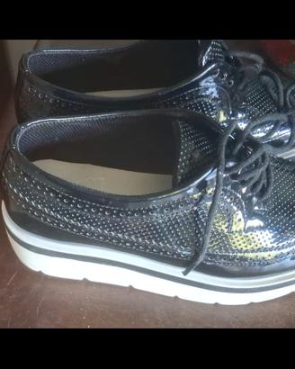 Scarpe nuove vernice nera