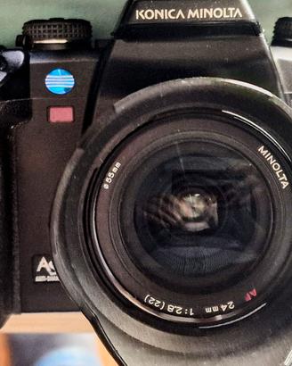MINOLTA Dynax 7 D corredo in blocco.