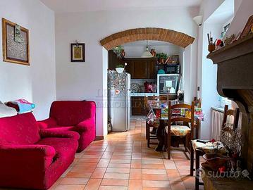 Casa indipendente di 156 m² con 4 locali a Anghiar