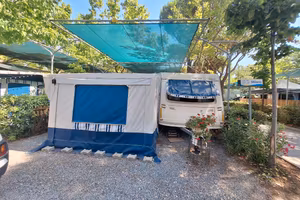 Roulotte Caravelair (1998) +veranda (2015)