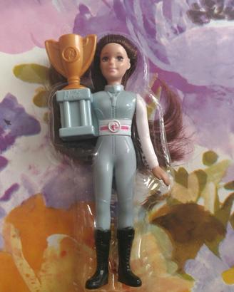 Bambola Barbie con coppa primo premio Mc Donald's
