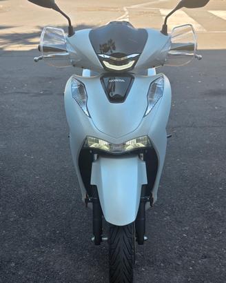 Honda Sh 125 bianco 2025 