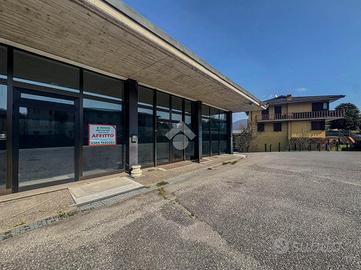 CAPANNONE A ROÈ VOLCIANO