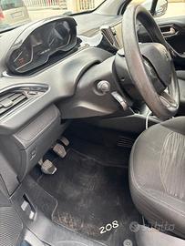 PEUGEOT 208 Van Autocarro
