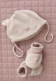 Set cappellino+babbucce in pile rosa