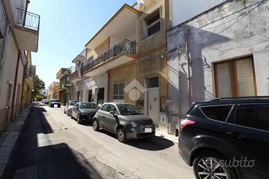 CASA SEMINDIPENDENTE A BRINDISI