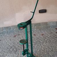 Tappatrice a leva per tappi in sughero