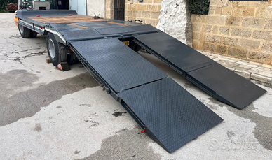 Carrellone con rampe