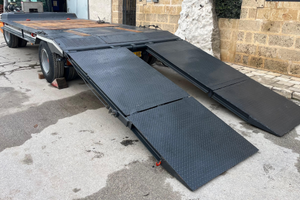 Carrellone con rampe