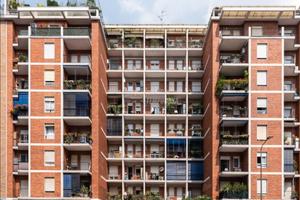 Negozio zona bande nere via anguissola 50- (mi)