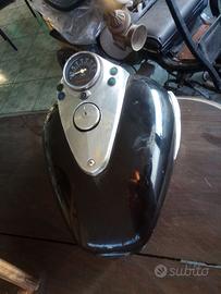 Serbatoio Suzuki Intruder 250 Lc