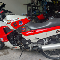 KAWASAKI GPX 750 livrea TOP GUN