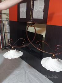 lampadario in ferro battuto e ceramica decorata 