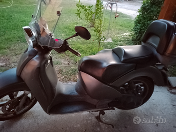 Aprilia Scarabeo 125