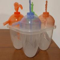 Stampi per ghiaccioli in plastica con bastoncino. 