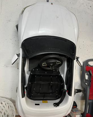Macchinina elettrica stile maserati